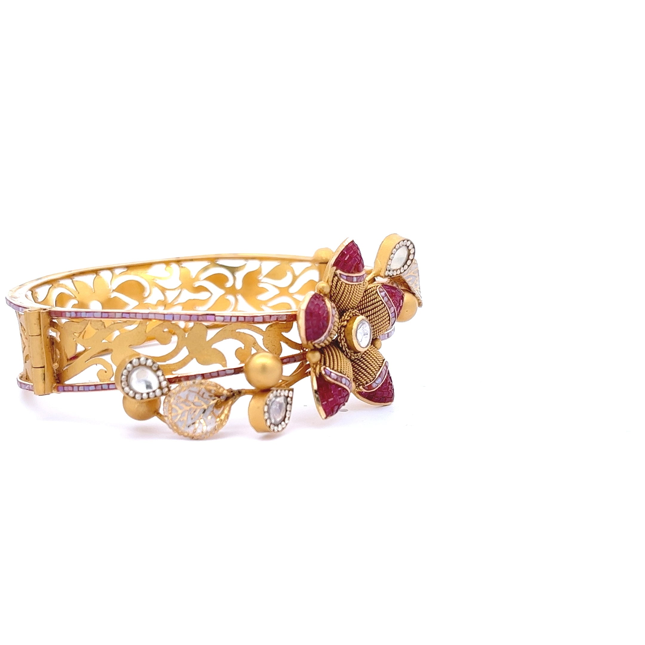Kiara Gold Kada