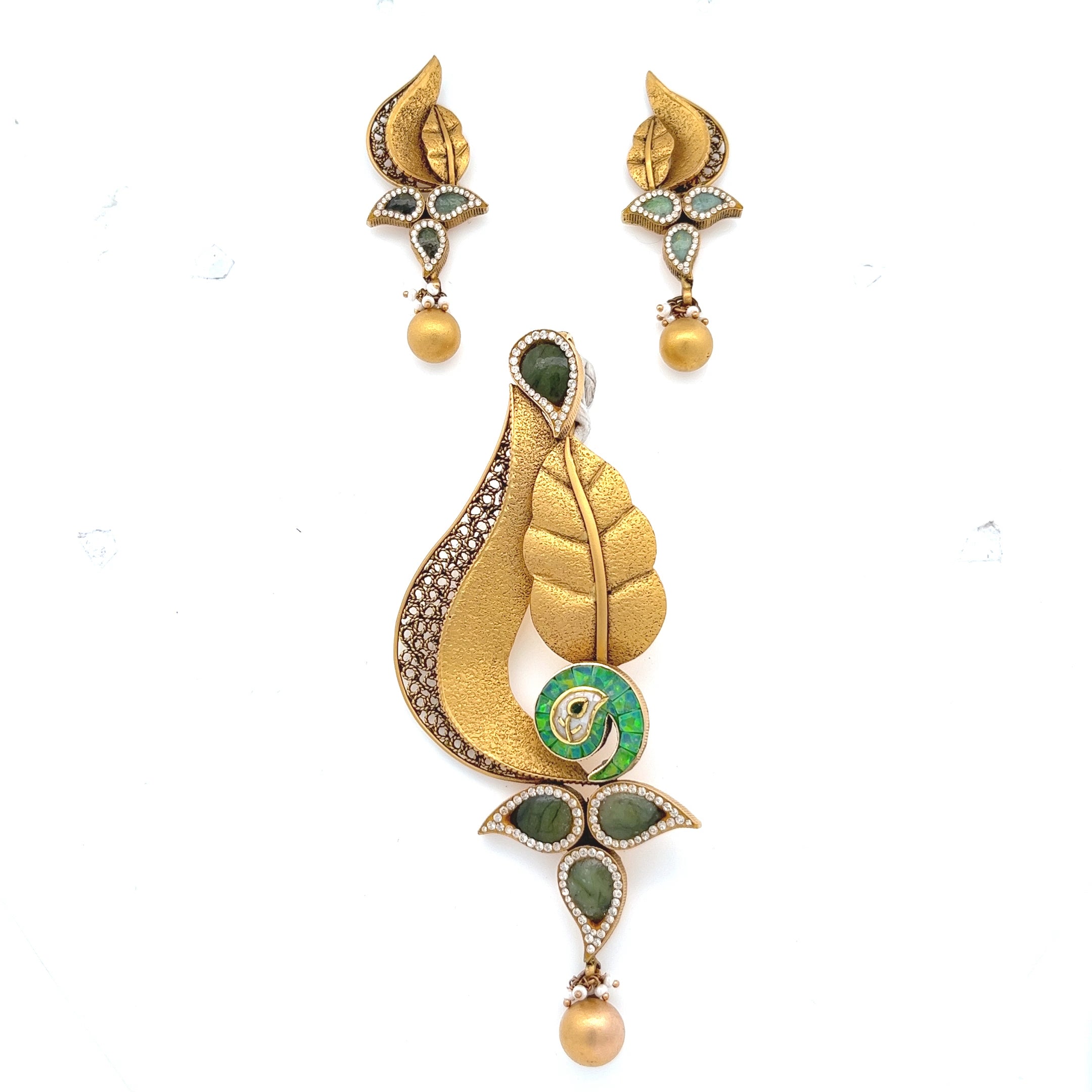 Anjali Gold Pendant Set