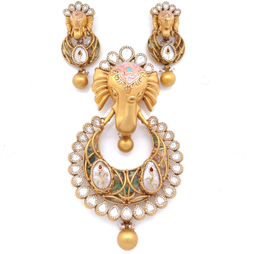 Ahana Gold Pendant Set