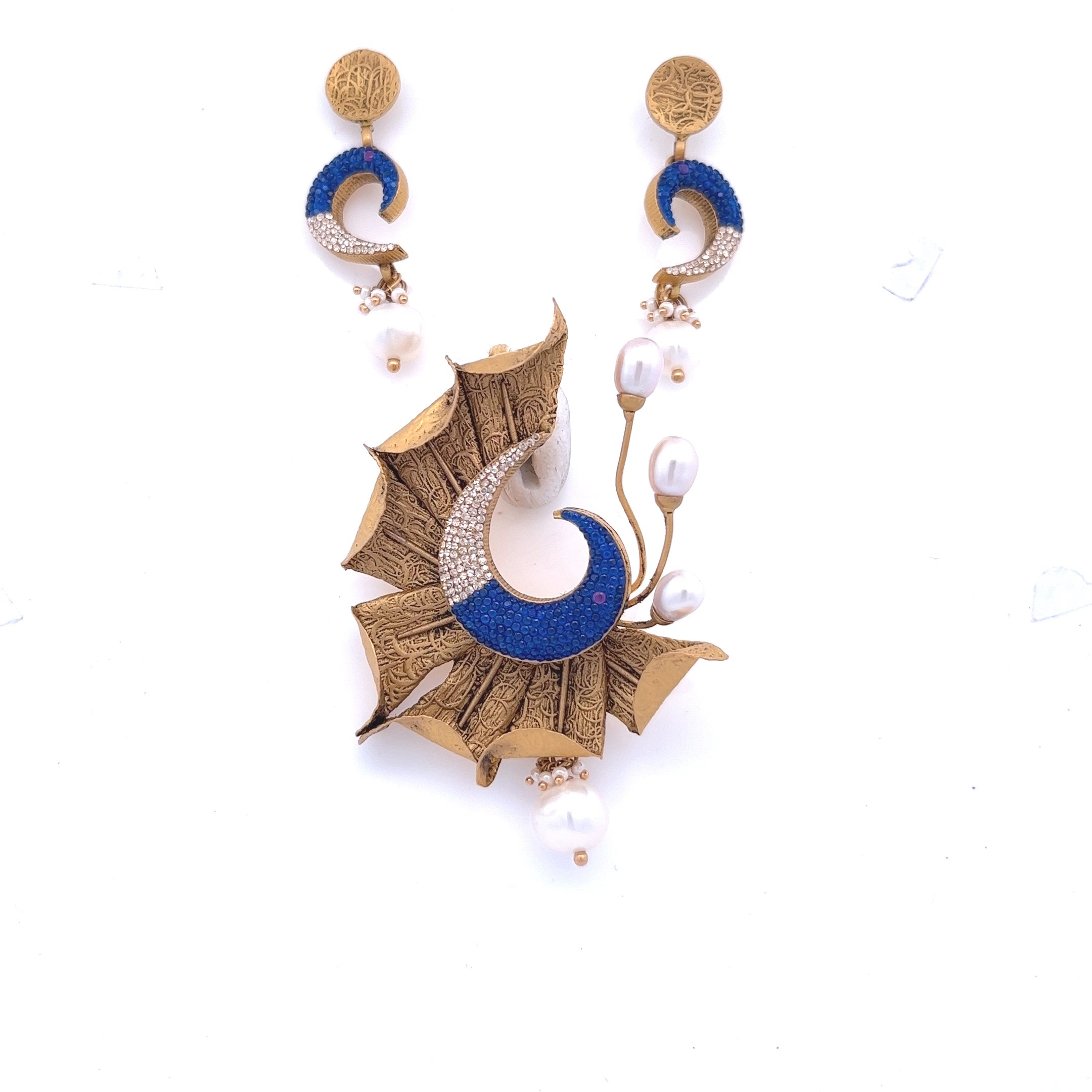 Disha Gold Pendant Set