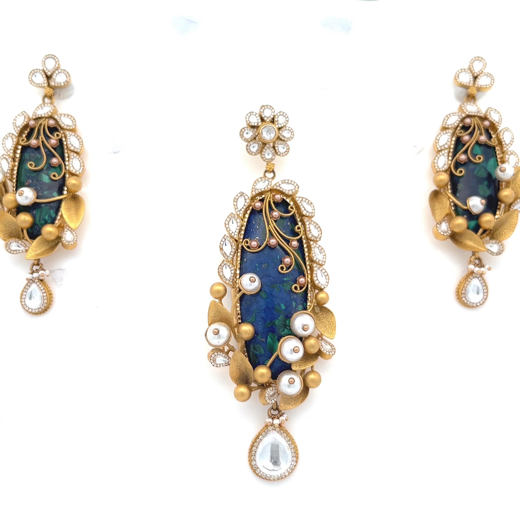 Priya Gold Pendant Set