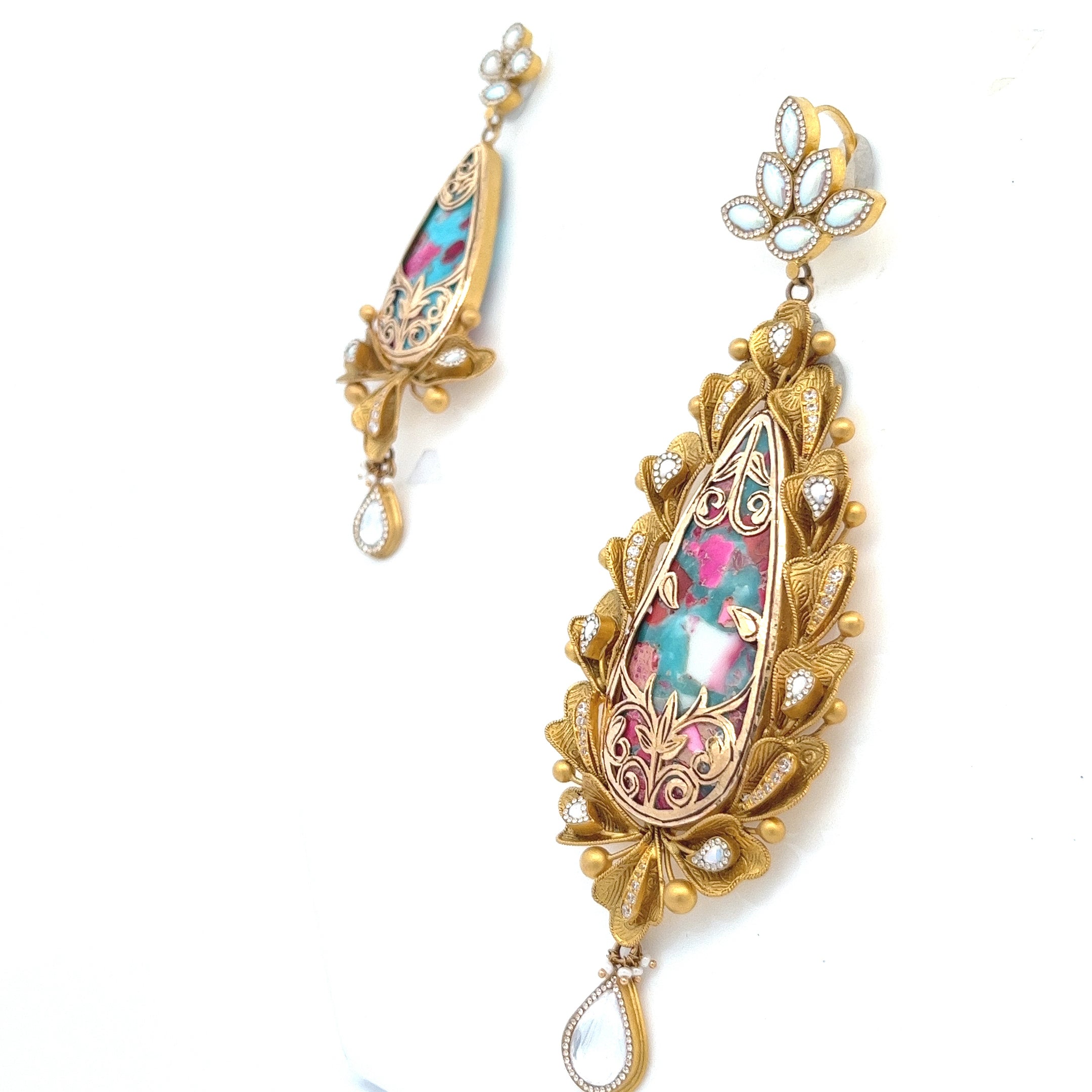 Jiya Gold Pendant Set