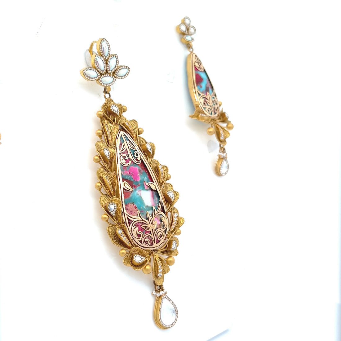 Jiya Gold Pendant Set