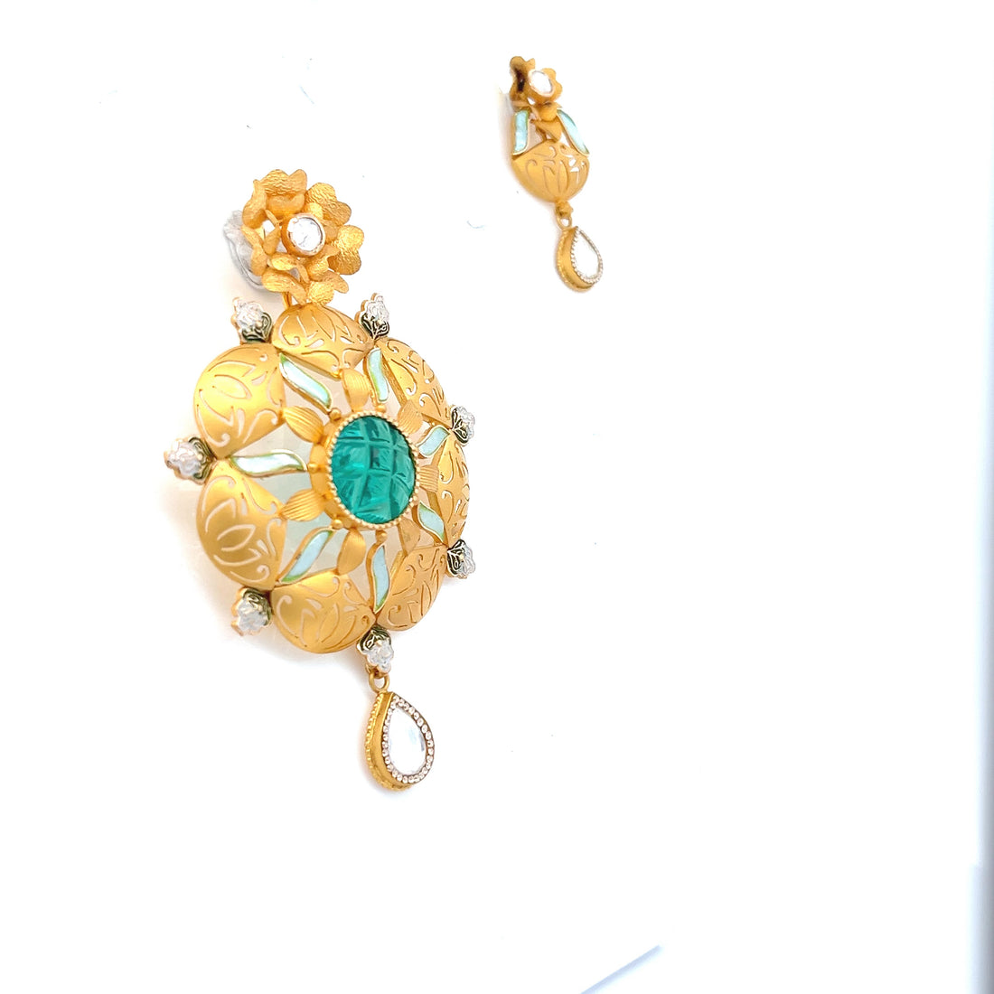 Aruna Gold Pendant Set