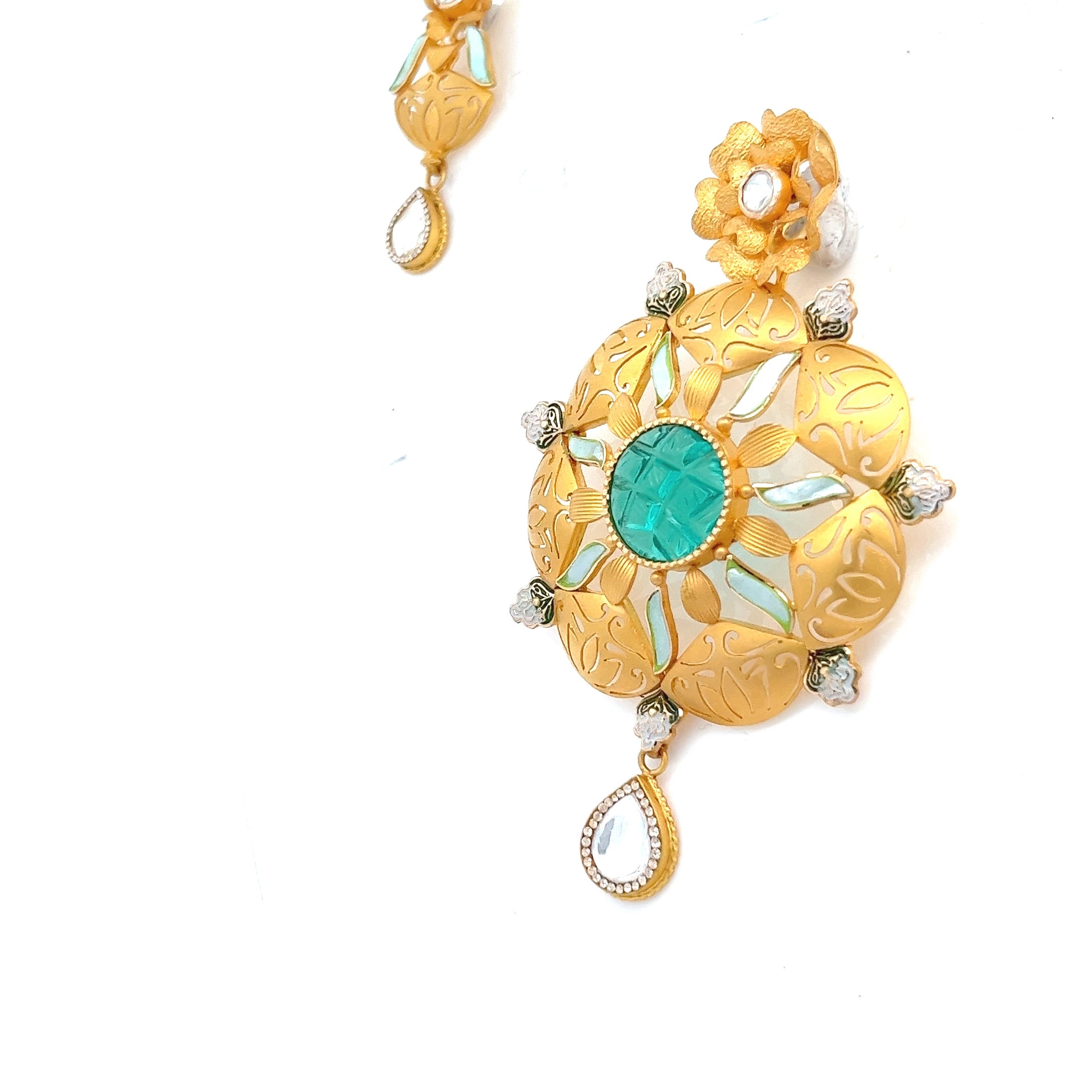 Aruna Gold Pendant Set