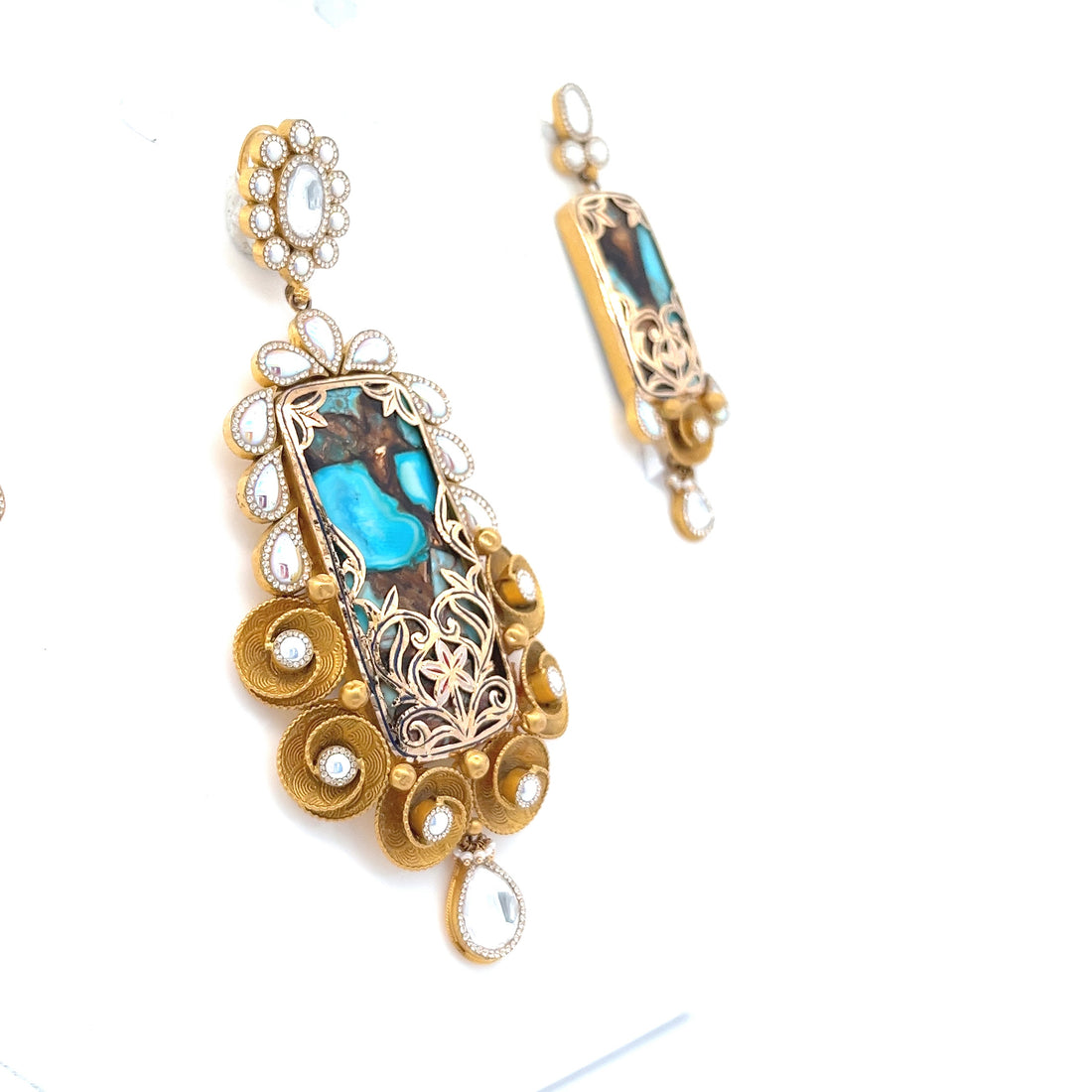 Bhumi Gold Pendant Set