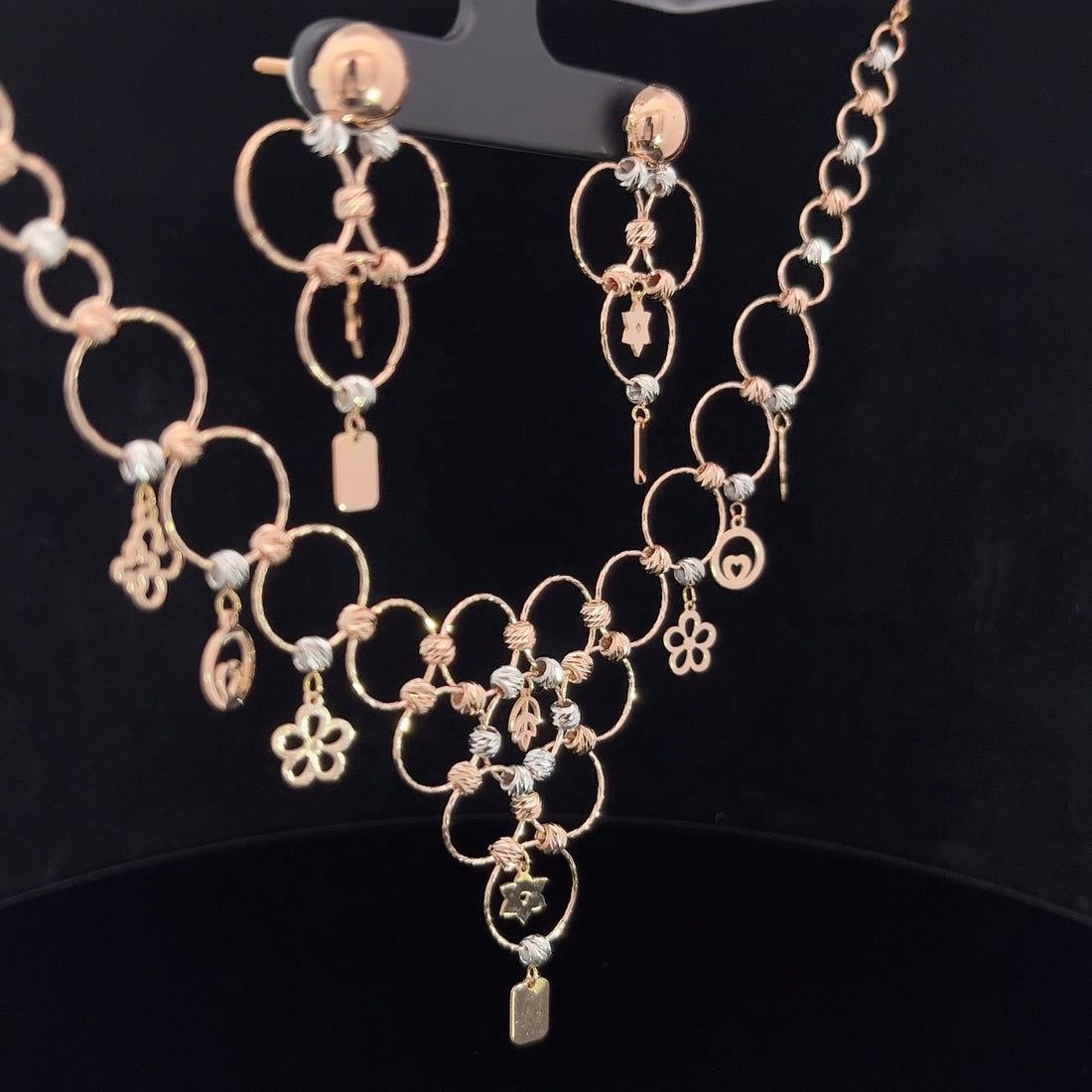 Dayati Gold Necklace Sets
