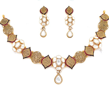 Sharvi Gold Necklace