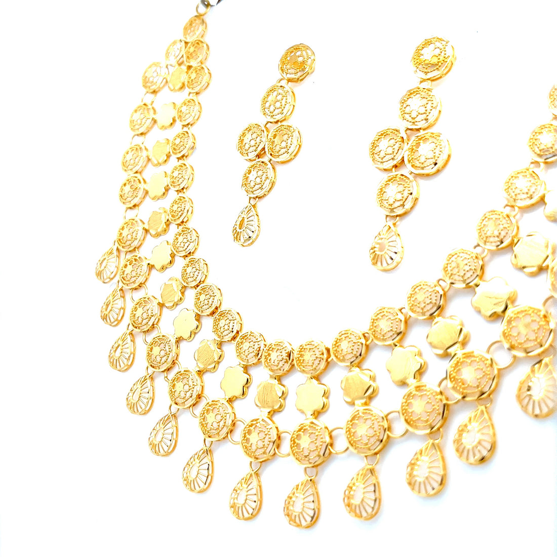 Mila Gold Necklace