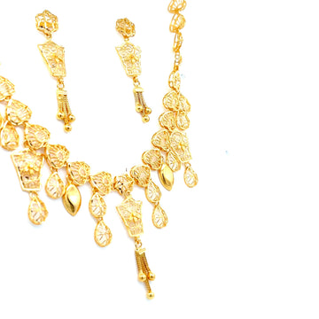 Ruhi Gold Necklace