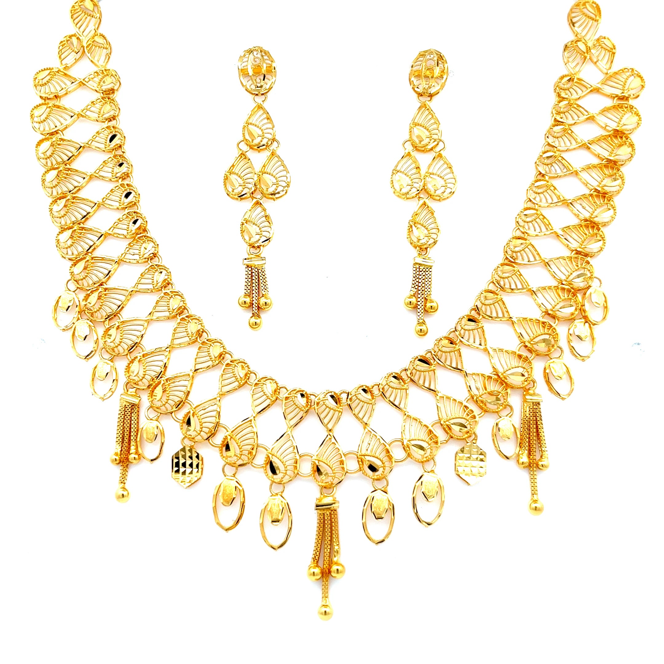 Pritha Gold Necklace