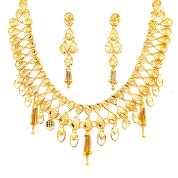 Pritha Gold Necklace