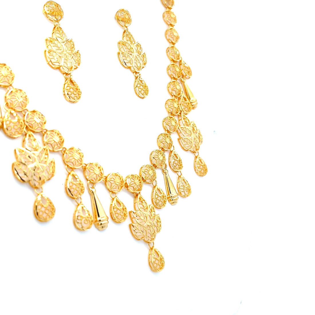 Nayra Gold Necklace