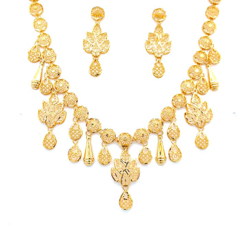 Nayra Gold Necklace