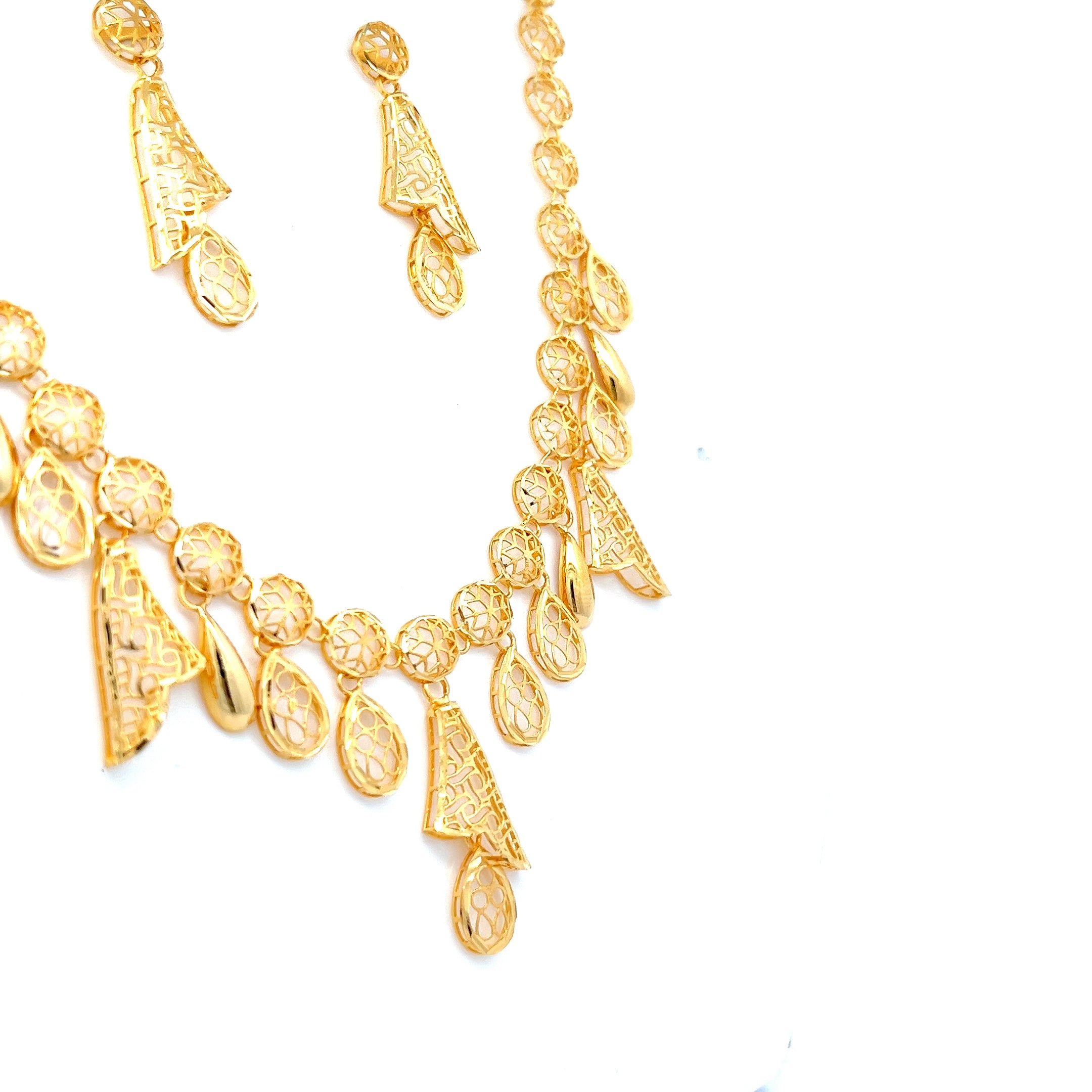 Joshna Gold Necklace