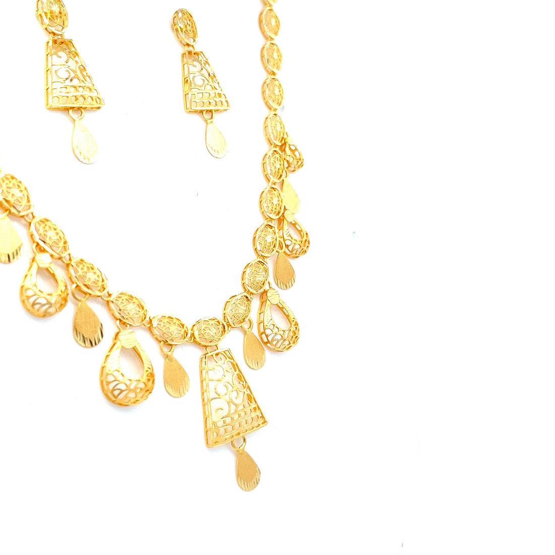 Vihana Gold Necklace