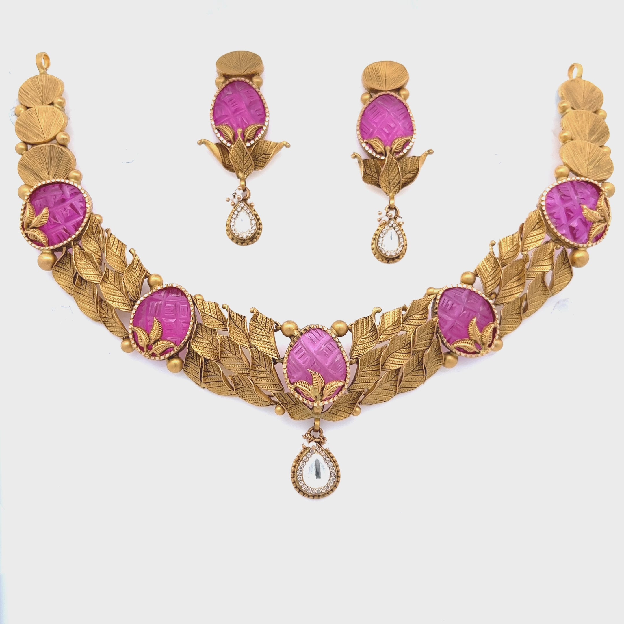 Jaya Gold Necklace Set