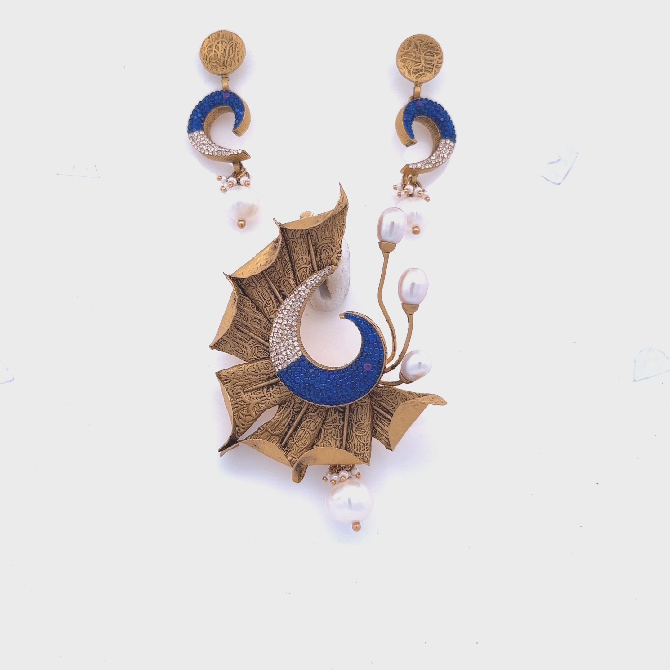 Disha Gold Pendant Set