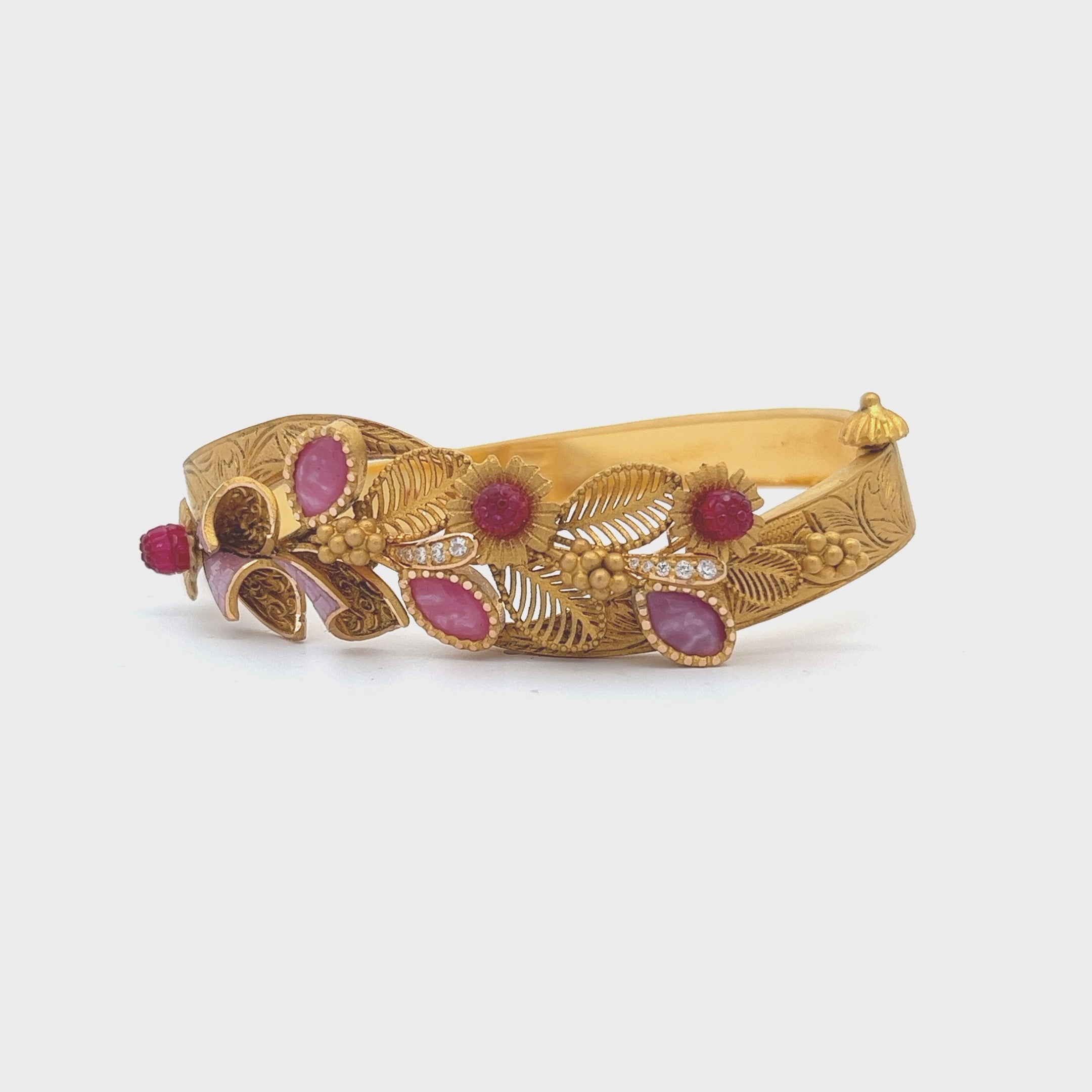 Saanvi Gold Kada