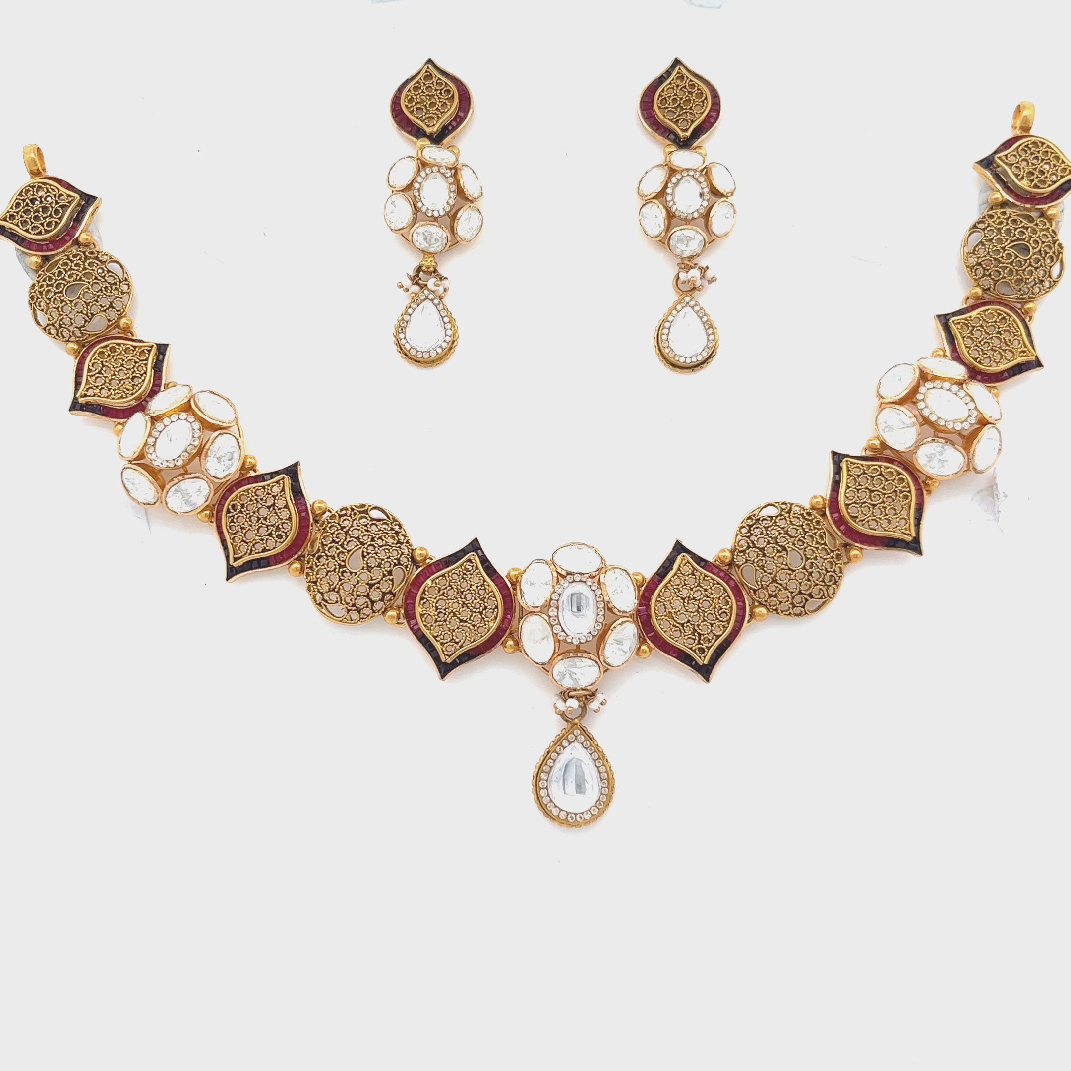 Sharvi Gold Necklace