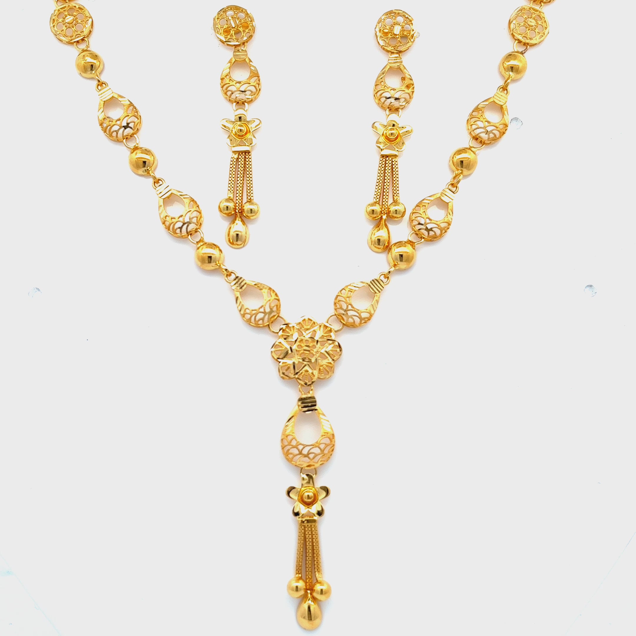 Saiya Gold Necklace