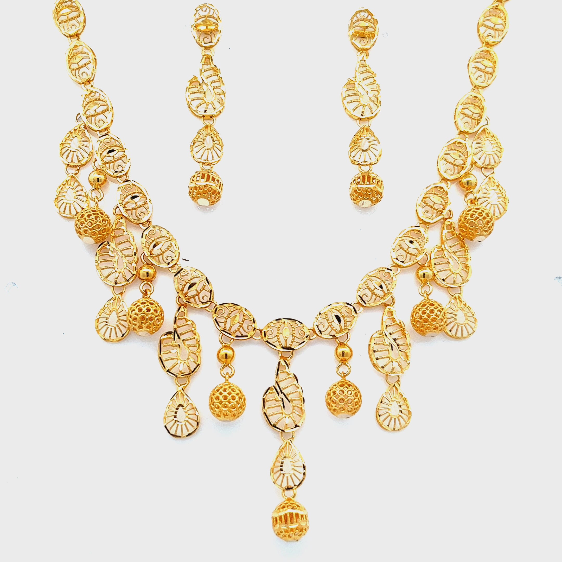 Aarvi Gold Necklace