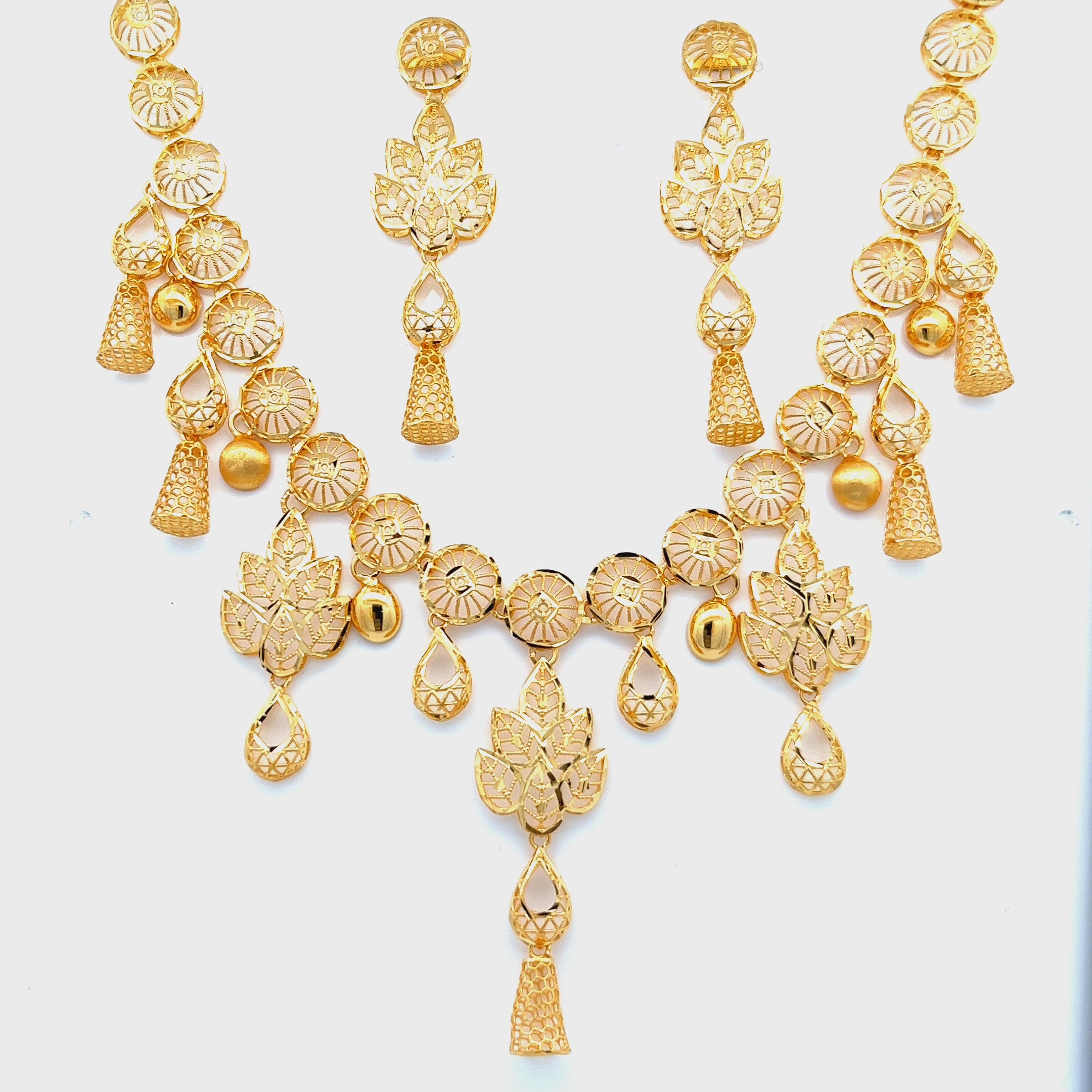 Ravya Gold Necklace